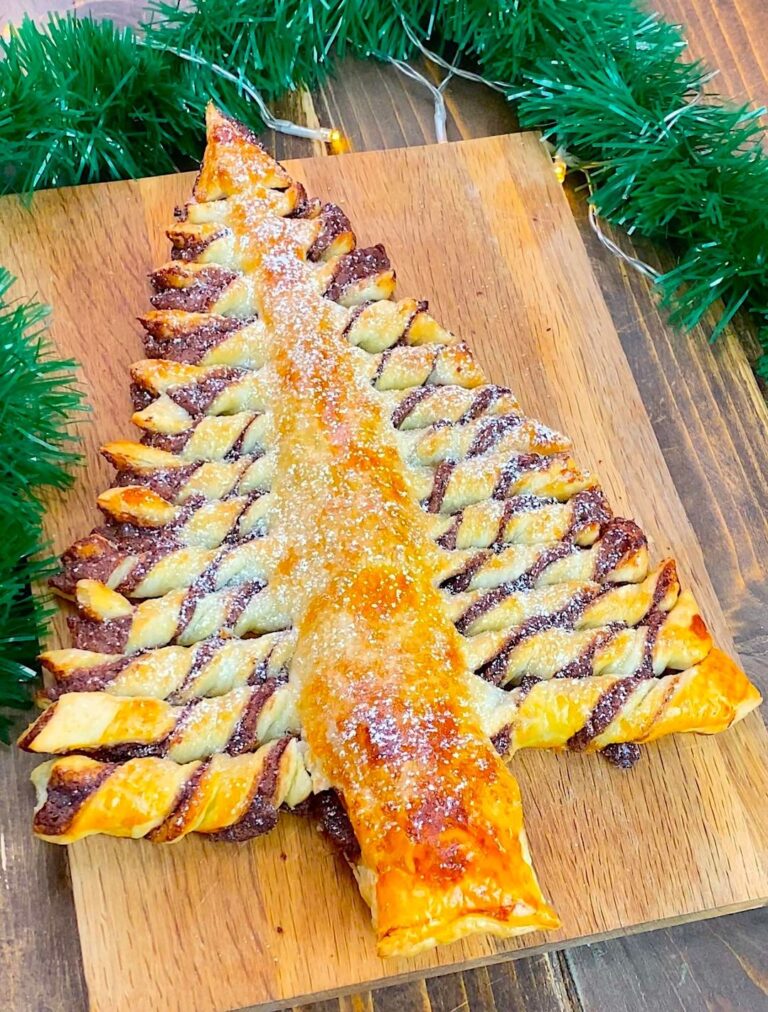 Albero di Natale alla crema di nocciole: la ricetta per le feste facile e golosa