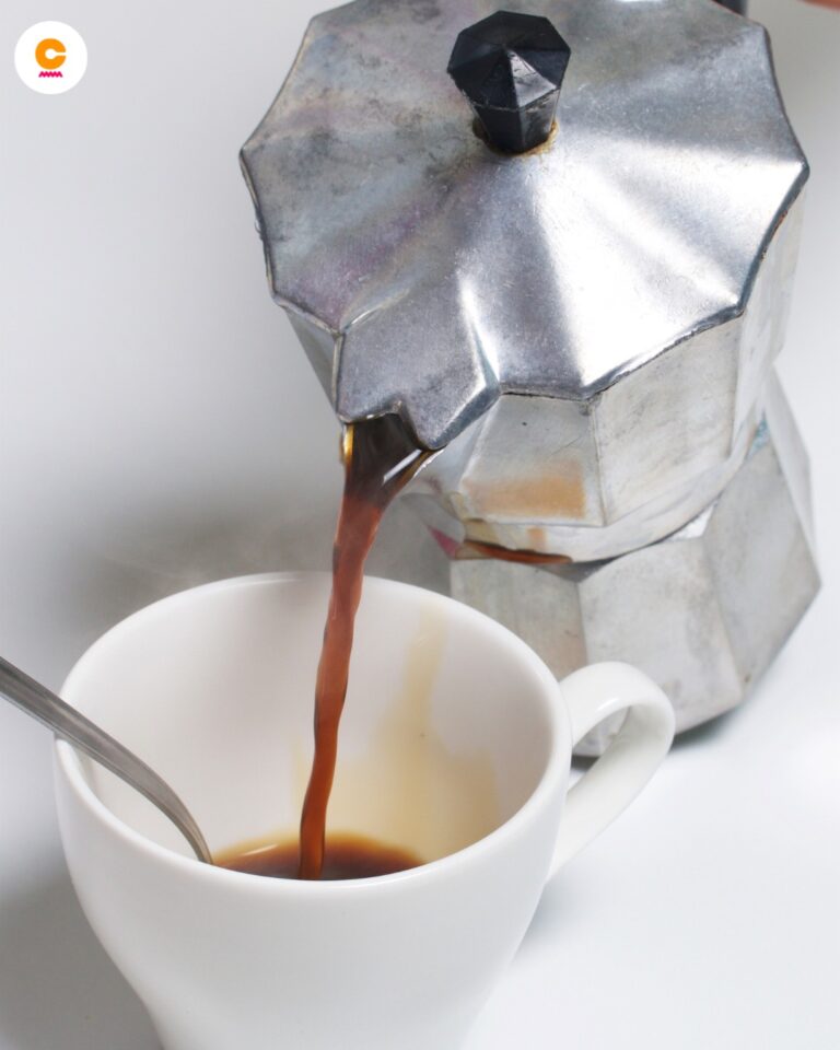 Quanto tempo si può lasciare il caffè nella moka?