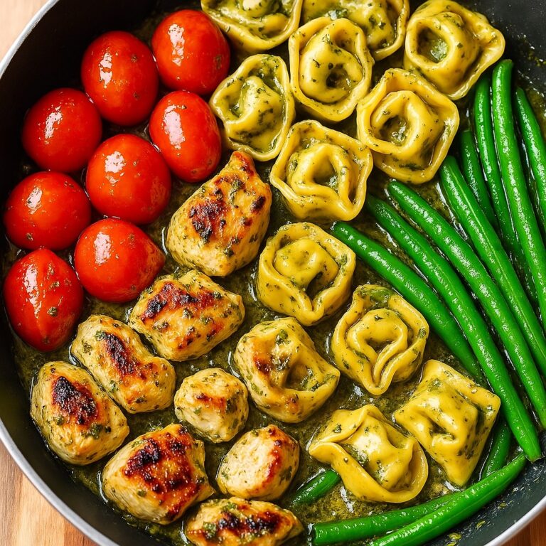 Ricetta: Tortellini al pesto con pollo alla griglia, fagiolini e pomodorini