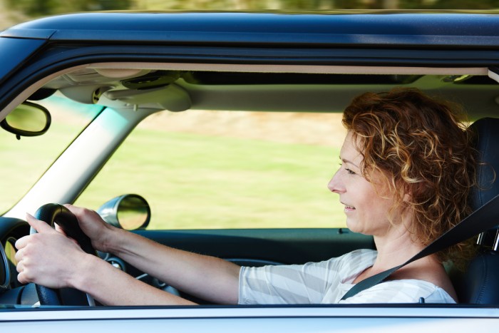 Studio: le donne guidano meglio degli uomini