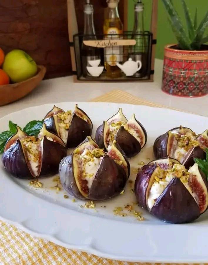 Fichi con Ricotta Pistacchi e Miele