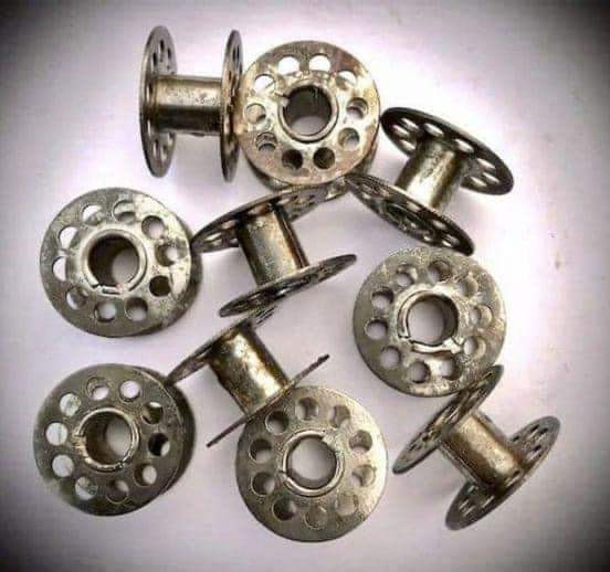 I seguenti articoli vintage hanno una storia da raccontare; Riesci a indovinare a cosa servivano inizialmente?