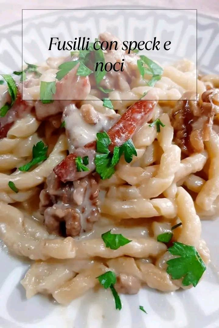 Fusilli con speck e noci