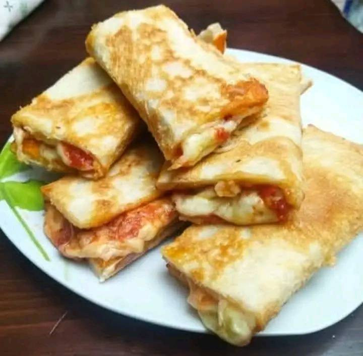 Le le pizzette Cagliaritan Ecco la Ricetta di Lisa Pia