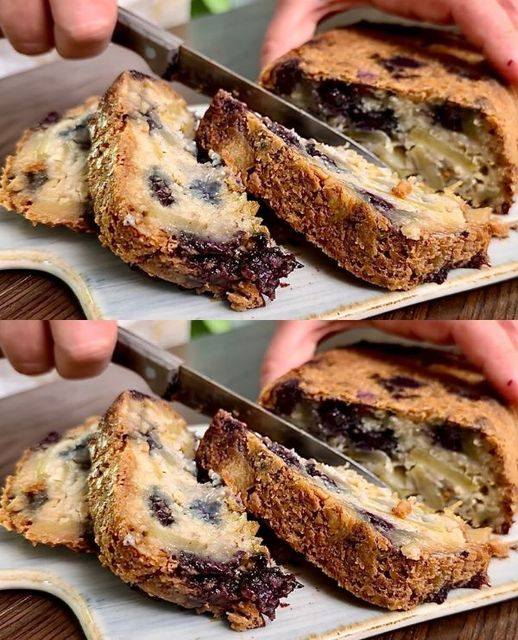 Prendi farina d’avena, mela, mirtilli, io mescolo tutto insieme e in pochi minuti è un dessert sano.