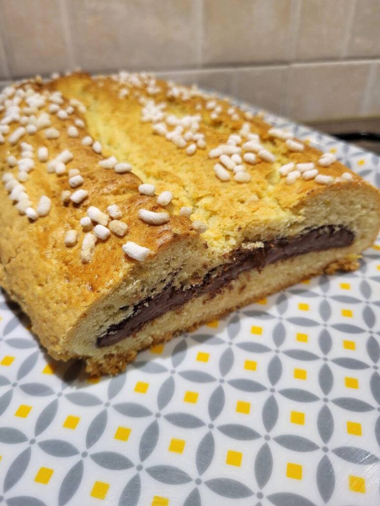 Ciambellone marchigiano, inzuppato nel latte diventa una droga!