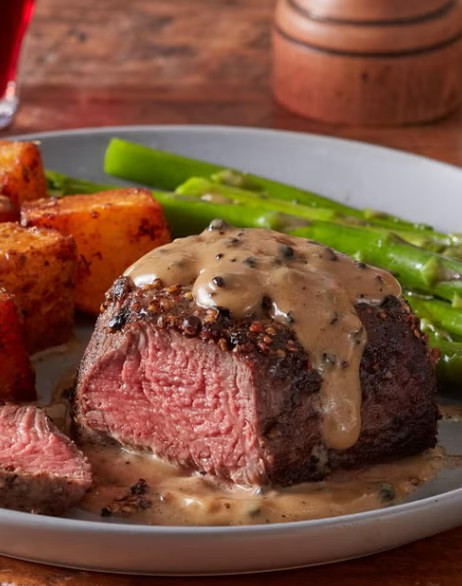 Filetto Mignon Succulento con Salsa al Brandy e Pepe Nero
