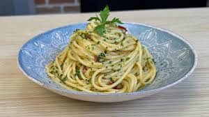 Spaghetti aglio, olio e peperoncino