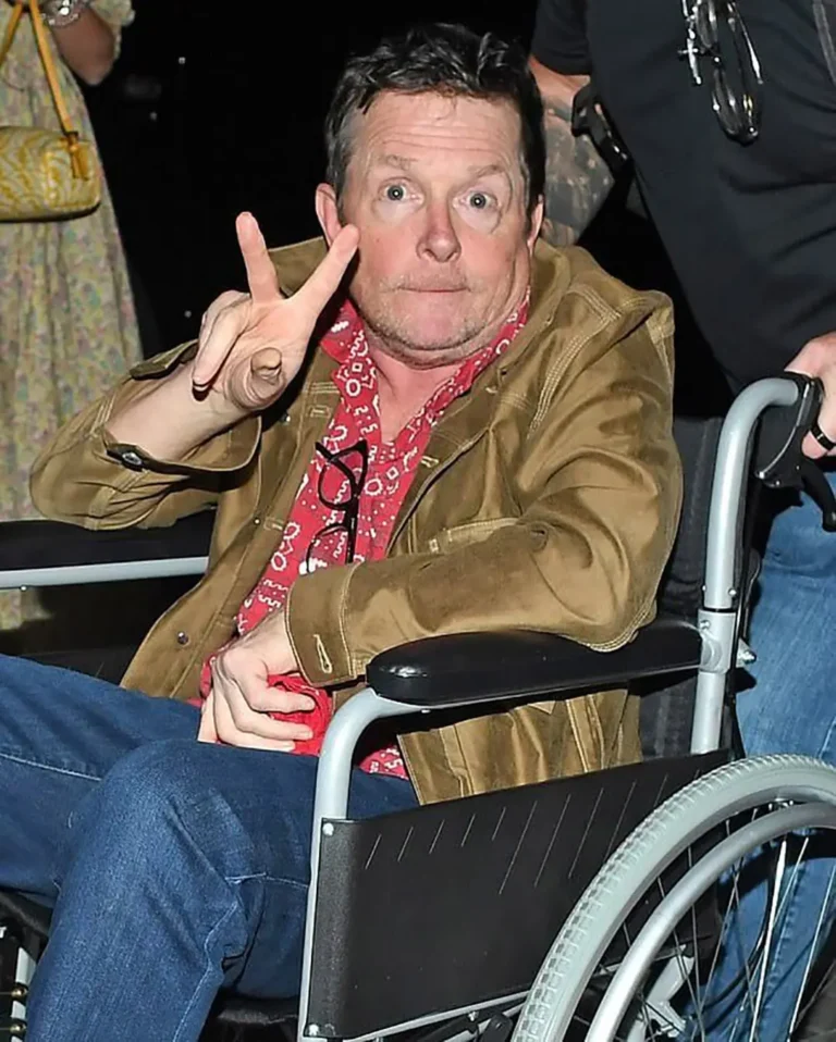 "Divenne una star mondiale in giovane età, ma si ammalò gravemente e incurabilmente": indovinate chi è il ragazzo nella foto!