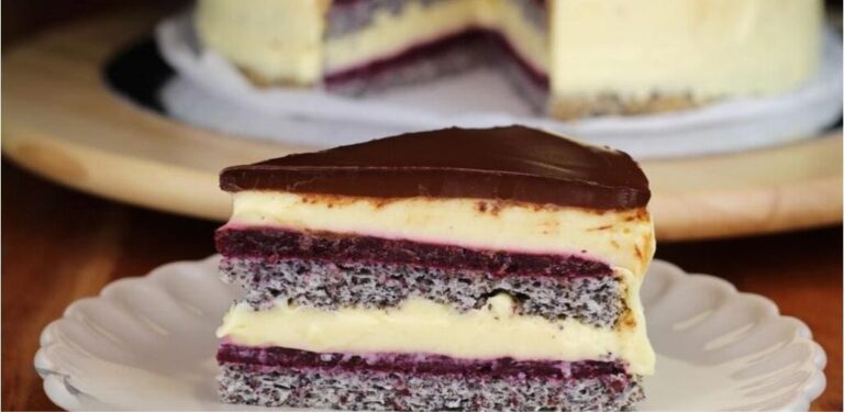 Irresistibile torta al papavero con frutta