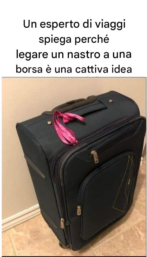 Un esperto di viaggi spiega perché legare un nastro alla borsa è una cattiva idea: attenzione a questi errori!