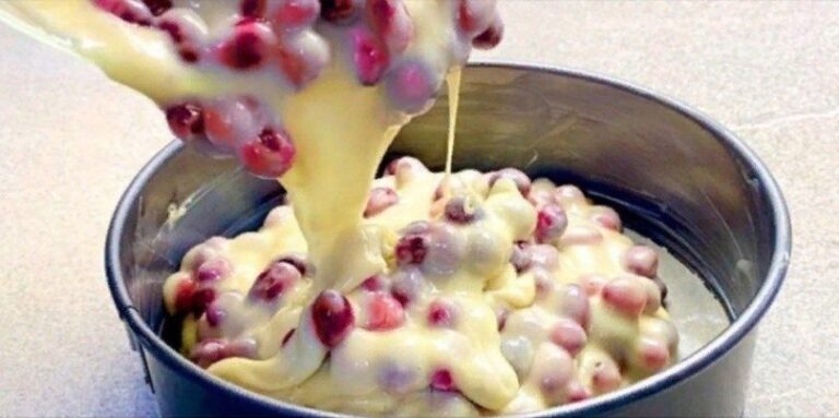 Una ricetta semplice per una torta. Torta deliziosa in 10 minuti che si scioglie in bocca