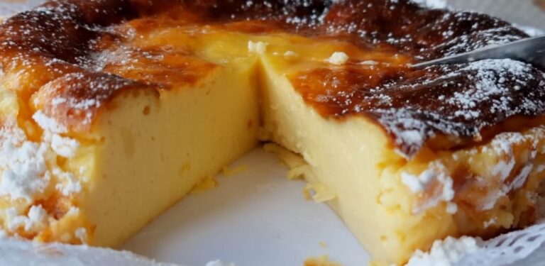 Torta allo yogurt con 3 ingredienti | Dolce leggero e soffice